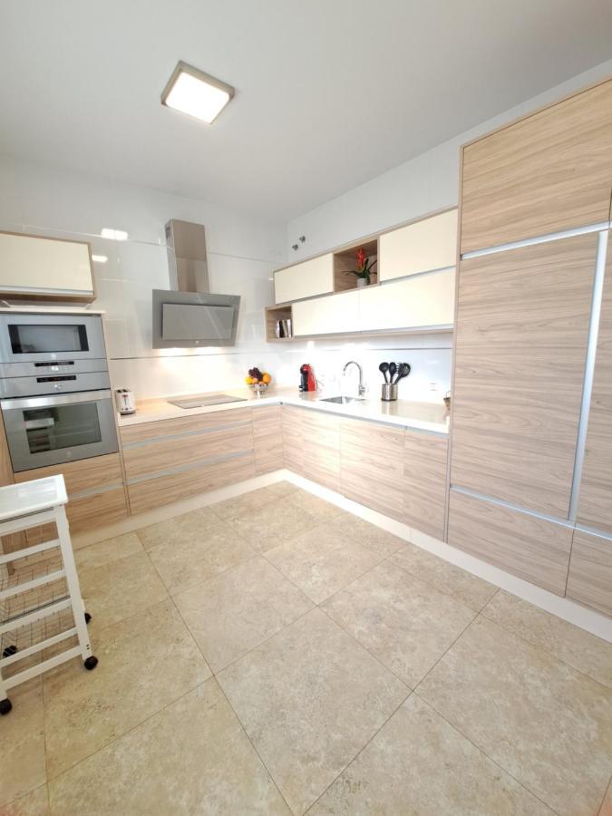 Villa Las Tres J Malaga Bagian luar foto
